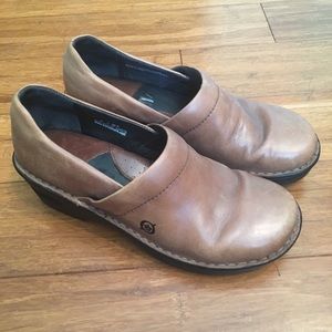 ❤️Born of Concept tan leather clogs